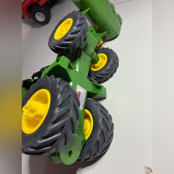 John Deere Tractor  - Incomplete - Picture 6 of 6